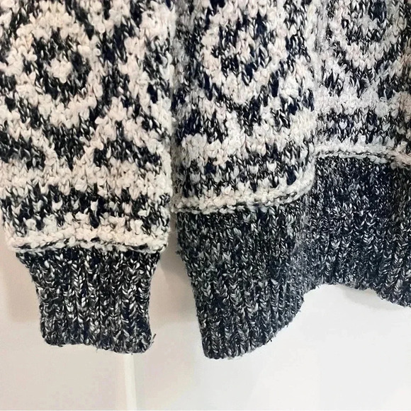 Garage Sweater Navy Blue Dark Grey and White Pattern M/L - Picture 5 of 9